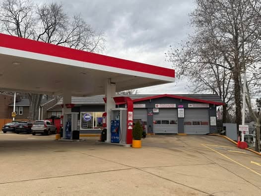 Your neighborhood Exxon and full-service shop